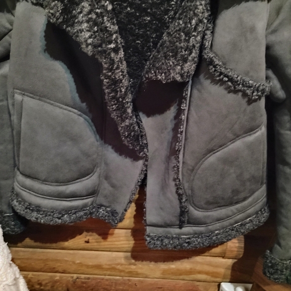Chelsea & Violet Women's Gray Shearling Jacket XS Like New - Picture 4 of 12